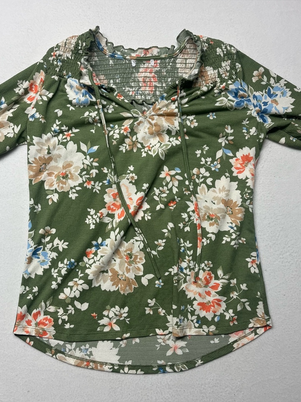 Emily Daniels Women’s Green Floral Short Sleeve Tie Front Blouse small